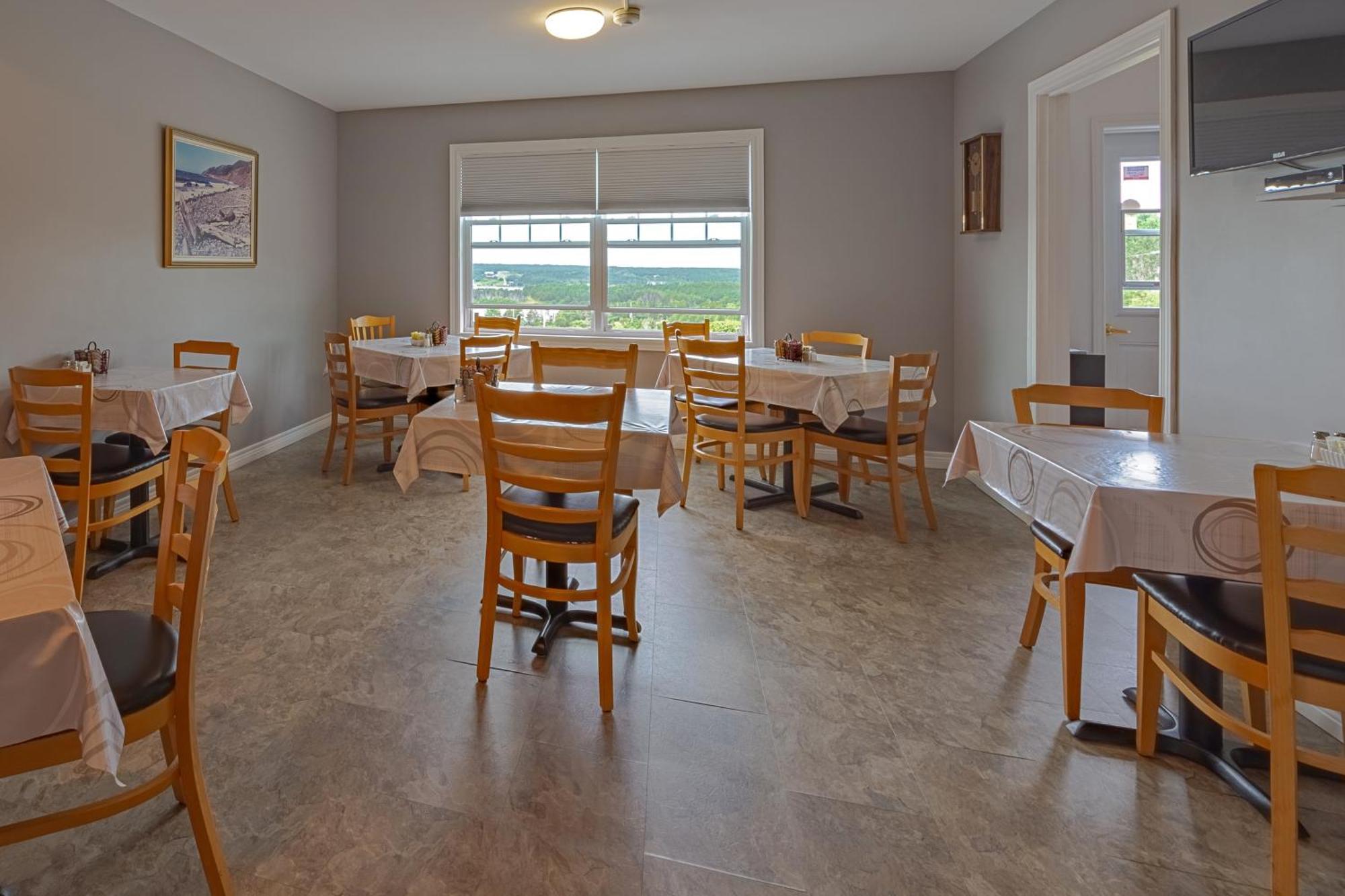 Auberge Doucet Inn Chéticamp Екстериор снимка