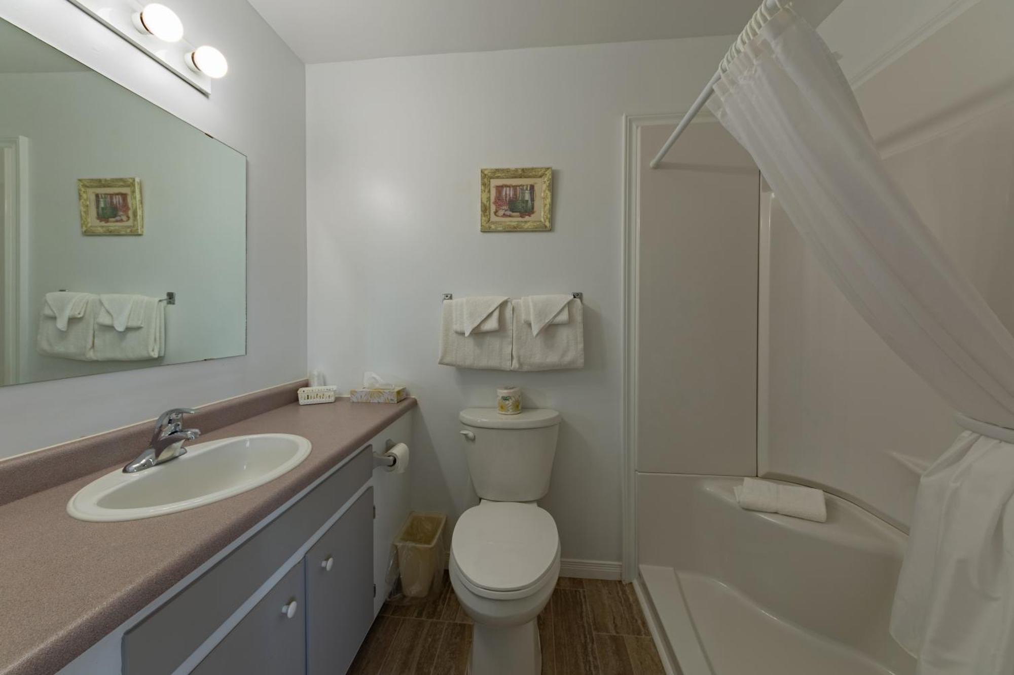 Auberge Doucet Inn Chéticamp Екстериор снимка